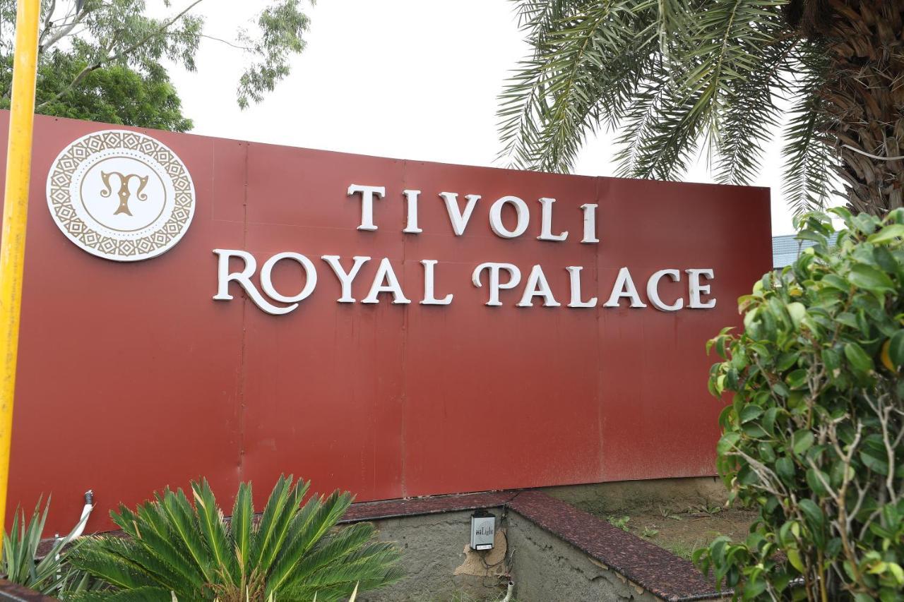 Tivoli Royal Palace Janauli Exterior foto
